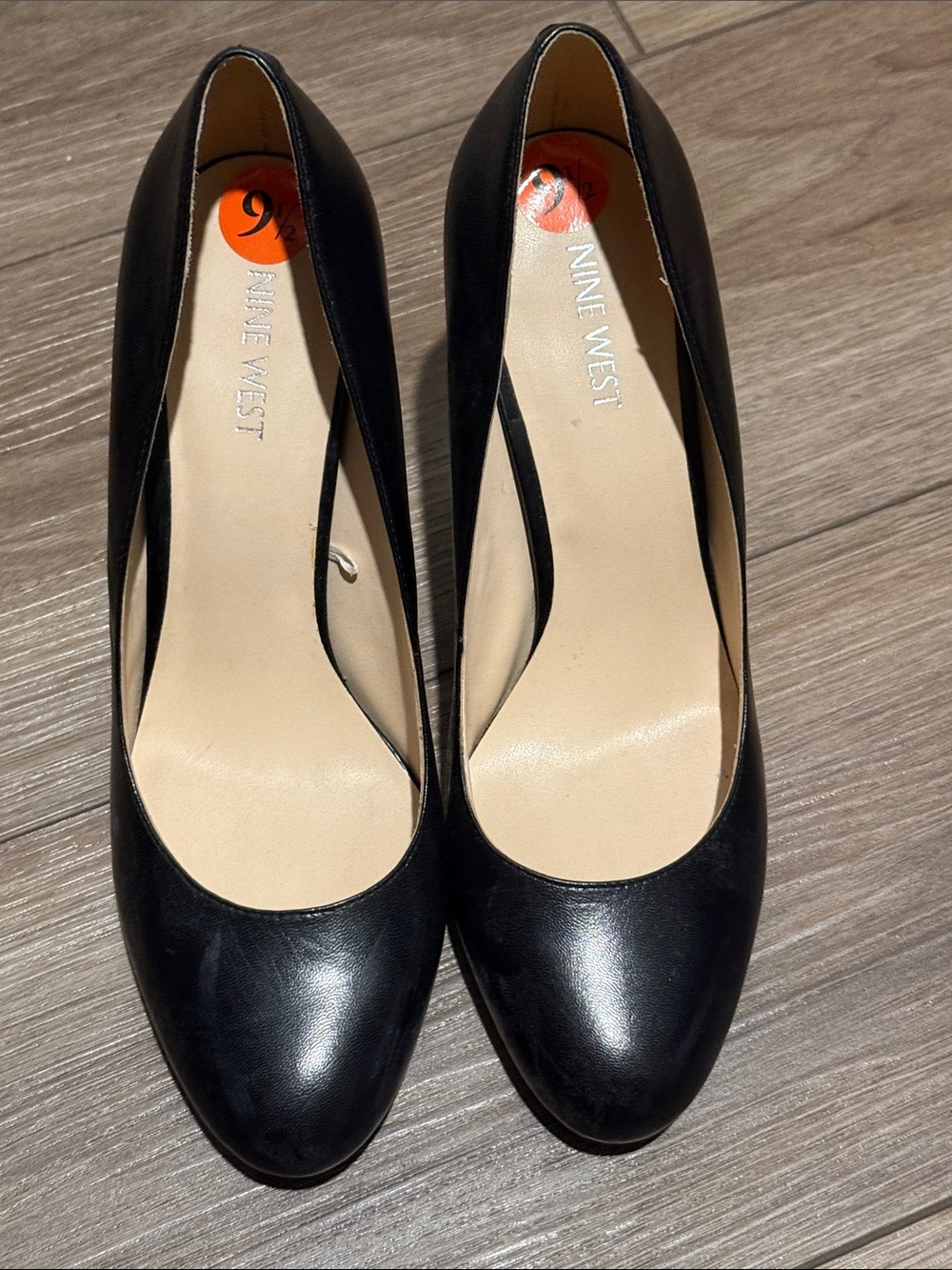 Nine West Black Leather Round-Toe Pumps